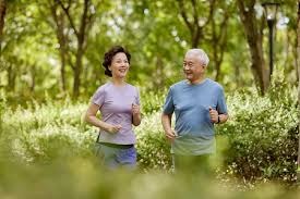 国足VS澳大利亚现场！全场球迷打开闪光灯纪念成都小球迷林子金